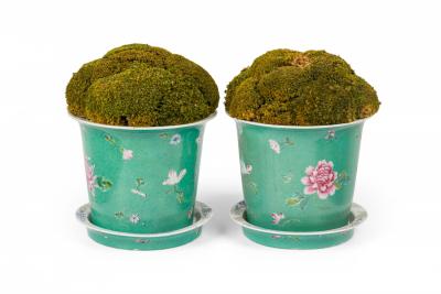  Chinese Porcelain Pair of Chinese Porcelain Cylindrical Planters Cachepots