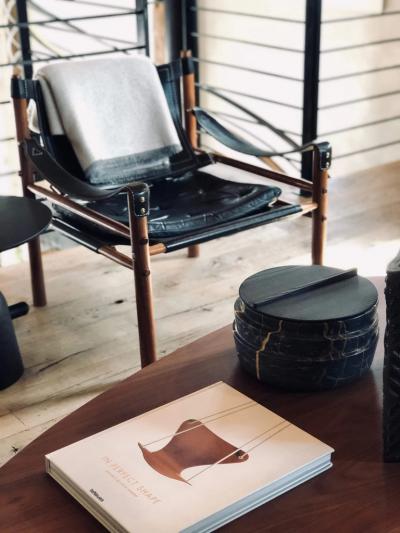  Collection Particuli re STCKD CONTAINER IN BLACK MARQUINA MARBLE WITH LID