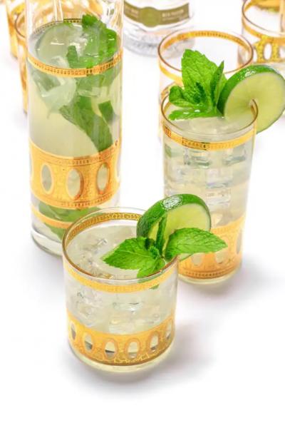  Culver Ltd Vintage Mid Century 22 Karat Gold Highball Cocktail Glasses Set of 8 circa 1965