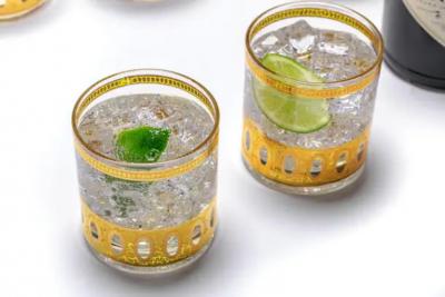  Culver Ltd Vintage Mid Century 22 Karat Gold Rocks Cocktail Glasses Set of 8 circa 1965