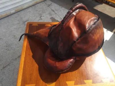  Deru Deru Style Abstract Leather Sculpture