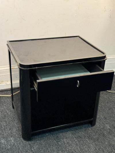  Design Institute America DIA POST MODERN CHROME BLACK ENAMEL NIGHTSTANDS BY DESIGN INSTITUTE OF AMERICA