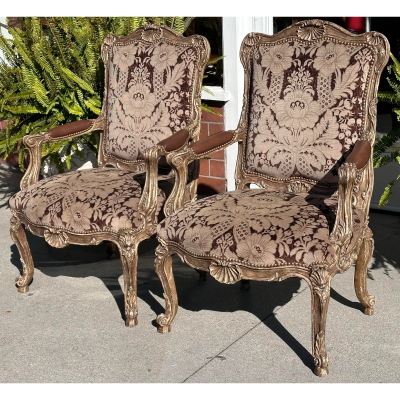  Dessin Fournir Companies Pair of Quatrain for Dessin Fournir Venetian Shell Giltwood Arm Chairs