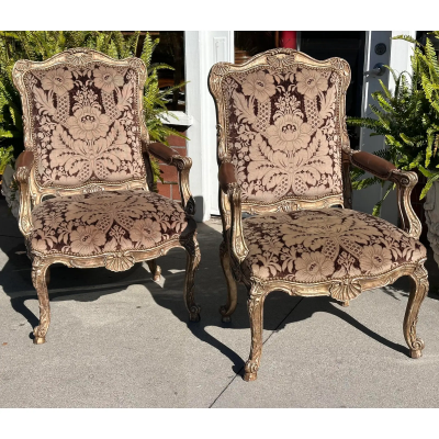  Dessin Fournir Companies Pair of Quatrain for Dessin Fournir Venetian Shell Giltwood Arm Chairs