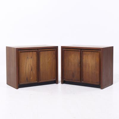  Dillingham Dillingham Mid Century Pecky Cypress Nightstands Pair