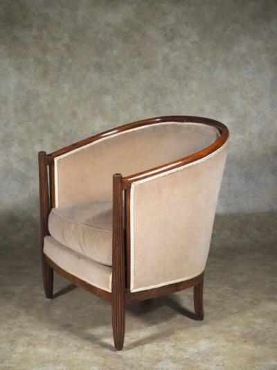  Dominique Dominique single round backed club chair
