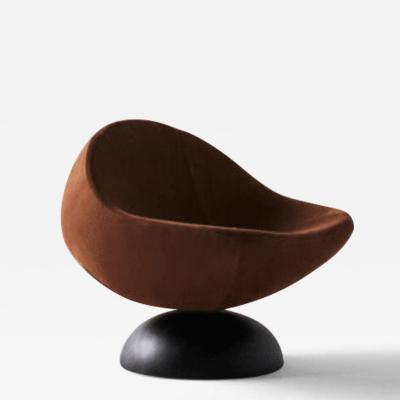  Domus Design Gloves Armchair