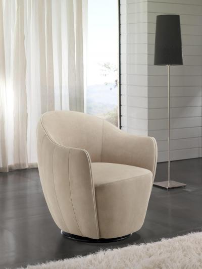  Domus Design Hermes Armchair