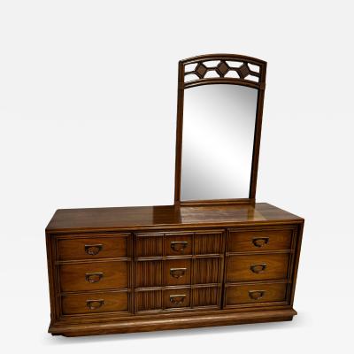  Drexel Drexel Heritage Furniture Drexel Plaudit collection Walnut 9 Drawer Dresser with Mirror