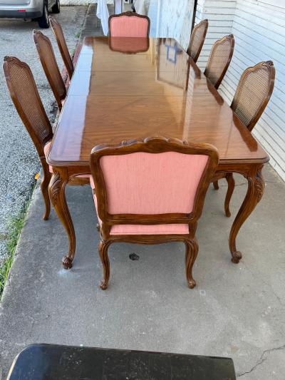  Drexel Drexel Heritage Furniture French Provincial Oak Parquet Top Dining Table chairs available 