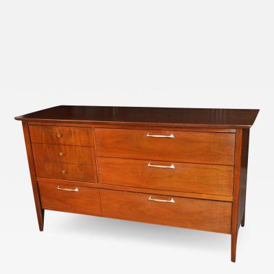  Drexel Drexel Heritage Furniture Mid Century Walnut Drexel Dresser