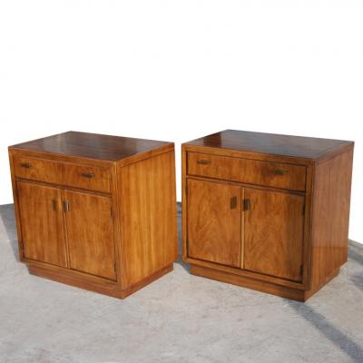  Drexel Drexel Heritage Furniture Pair of Drexel Heritage Consensus Pecan Nightstands