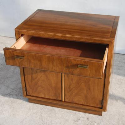  Drexel Drexel Heritage Furniture Pair of Drexel Heritage Consensus Pecan Nightstands