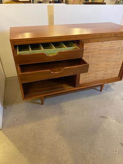  Dunbar American Modern Sliding Door Dresser Dunbar