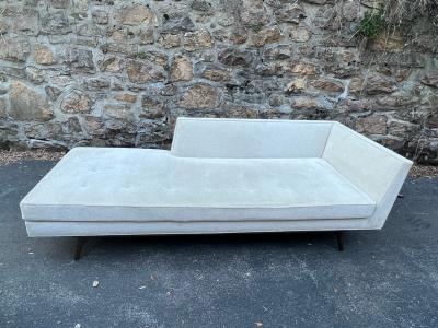  Dunbar MODERN CHAISE SOFA IN THE MANNER OF DUNBAR