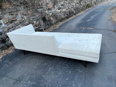  Dunbar MODERN CHAISE SOFA IN THE MANNER OF DUNBAR