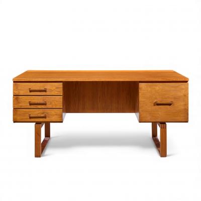  Dyrlund Dyrlund Mid Century Danish Teak Desk
