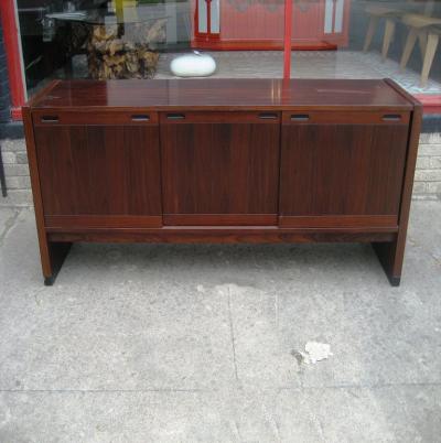  Dyrlund Vintage Mid Century Modern Dyrlund Rosewood Credenza