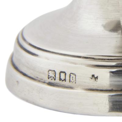  Edward Barnard Sons Pair of English Neoclassical style silver candlesticks by Edward Barnard Sons