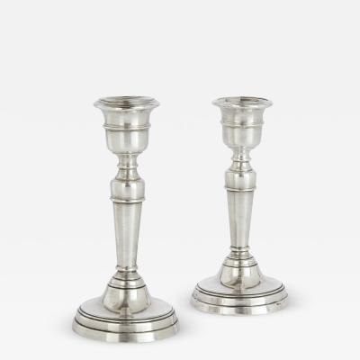  Edward Barnard Sons Pair of English Neoclassical style silver candlesticks by Edward Barnard Sons