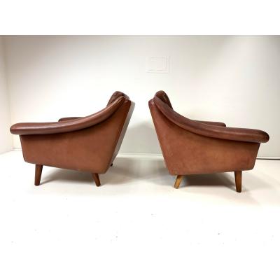  Erhardsen Andersen Pair of 1960s Danish Leather Lounge Chairs Attributed to Aage Christiansen