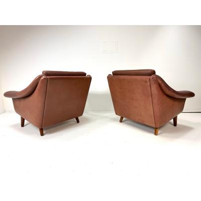 Erhardsen Andersen Pair of 1960s Danish Leather Lounge Chairs Attributed to Aage Christiansen
