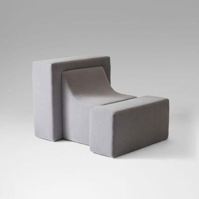  Estudio Persona Block Chair