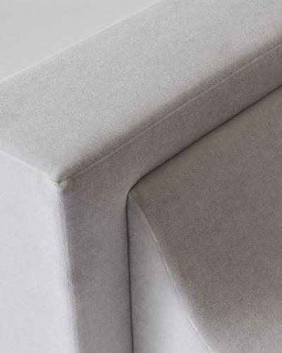  Estudio Persona Block Chair