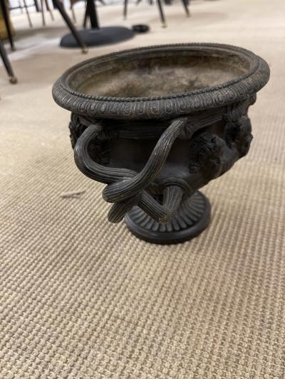  F Barbedienne Foundry XIX Century urne or bronze neo classic flower pot in the Barbedienne style