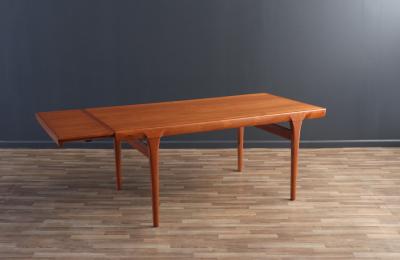  Faarup M belfabrik Danish Modern Expanding Teak Dining Table by Faarup Mobelfabrik