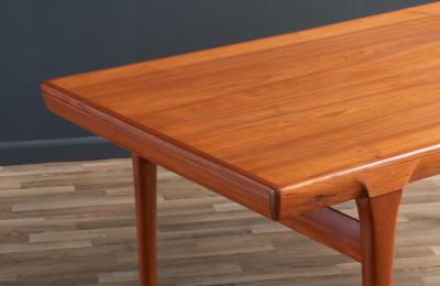  Faarup M belfabrik Danish Modern Expanding Teak Dining Table by Faarup Mobelfabrik