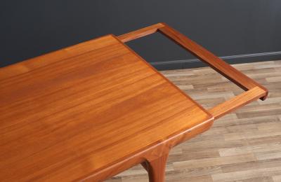  Faarup M belfabrik Danish Modern Expanding Teak Dining Table by Faarup Mobelfabrik