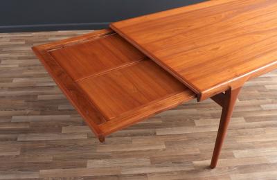  Faarup M belfabrik Danish Modern Expanding Teak Dining Table by Faarup Mobelfabrik