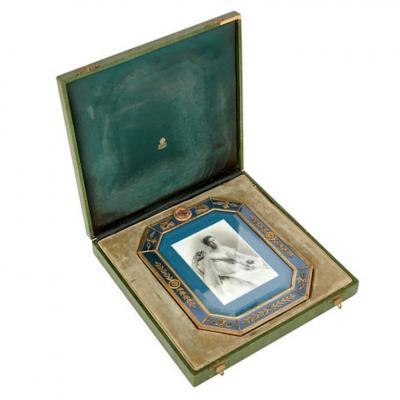  Faberg Gold precious stone and enamel frame in the manner of Faberg 