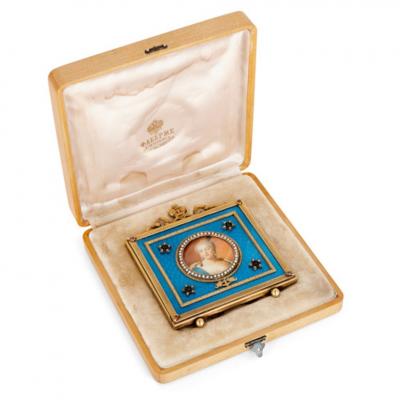  Faberg Vermeil and pearl photograph frame in the manner of Faberg 