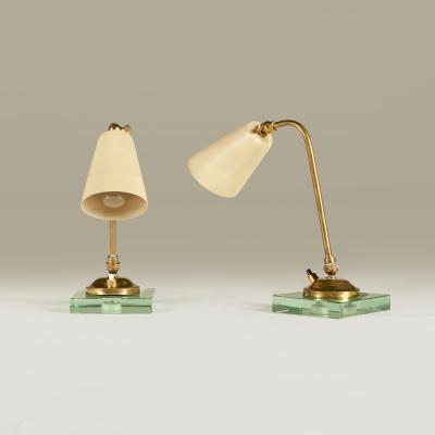Fontana Arte FontanaArte Pair of Italian 1960s table lamps with square glass base in the style of Fontana