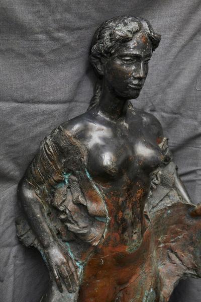  GY RGYI LANTOS BRONZE PATINATED NUDE WOMAN ON THE WAVE BY GY RGYI LANTOS