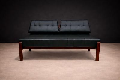  Gelli Ind stria de M veis Loveseat with Extendable side tables in Hardwood Leather Gelli