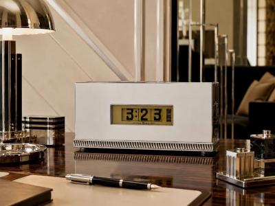  General Electric GE 1949 GE Telechron 8B22 Silver Plated Electric Desk Clock