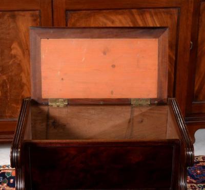  Gillows of Lancaster London A PAIR OF REGENCY MAHOGANY LIBRARY STEPS CIRCA 1815 IN THE MANNER OF GILLOWS