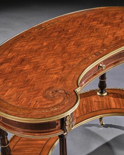  Gillows of Lancaster London FINE 19TH CENTURY GILLOWS PARQUETRY AND GILT BRONZE KIDNEY SHAPED TABLE