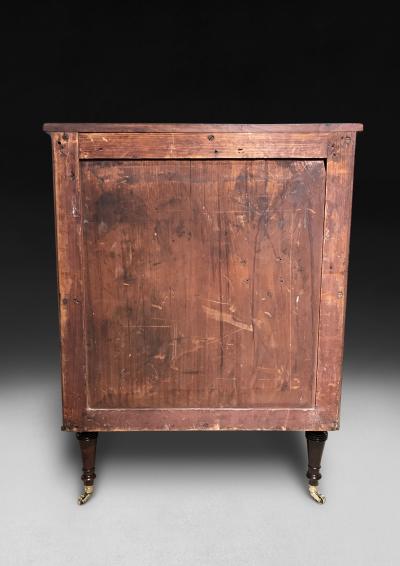  Gillows of Lancaster London Regency Period Mahogany and ebony line inlaid concave fronted commode
