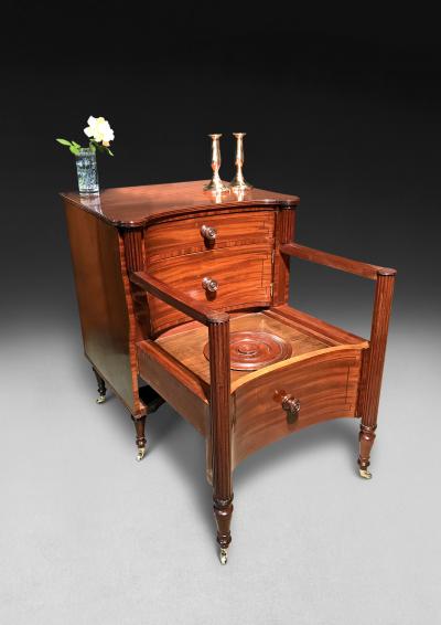  Gillows of Lancaster London Regency Period Mahogany and ebony line inlaid concave fronted commode
