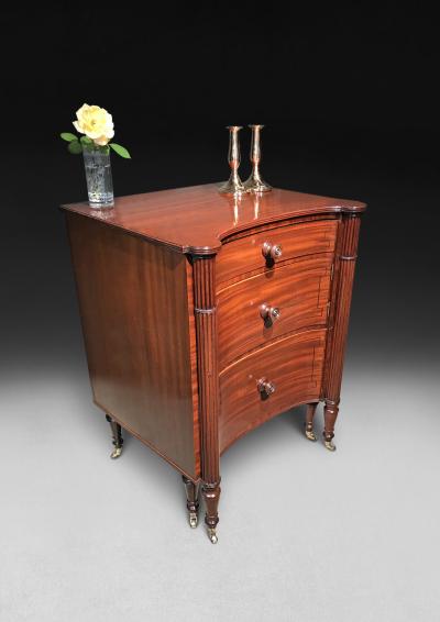  Gillows of Lancaster London Regency Period Mahogany and ebony line inlaid concave fronted commode