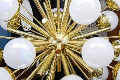  Glustin Luminaires Glustin Luminaires Sputnik Chandelier with Iridescent Globes