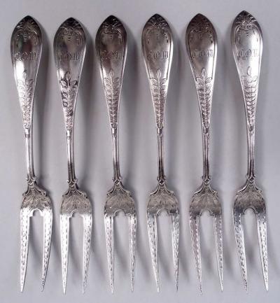  Gorham Manufacturing Co Gorham Sterling Silver Strawberry Forks in Aesthetic Palm Pattern