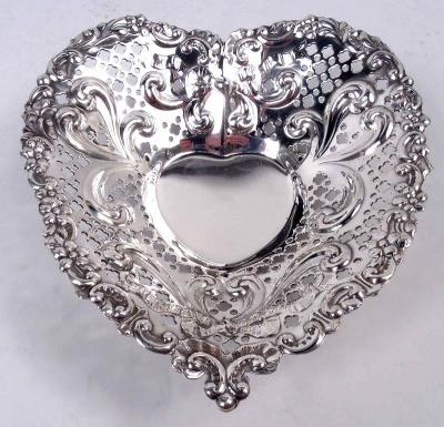  Gorham Manufacturing Co Gorham Victorian Rococo Lovey Dovey Romantic Heart Dish