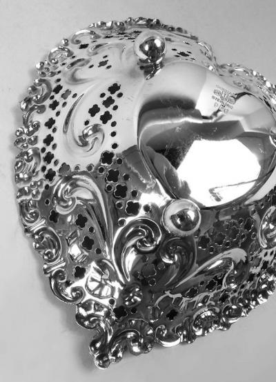  Gorham Manufacturing Co Gorham Victorian Rococo Lovey Dovey Romantic Heart Dish