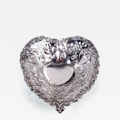  Gorham Manufacturing Co Gorham Victorian Rococo Lovey Dovey Romantic Heart Dish