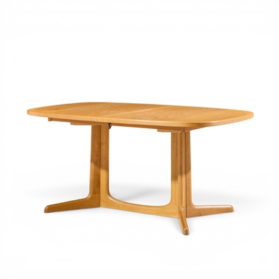  Gudme Mobelfabrik Gudme Mobelfabrik Mid Century Danish Teak Expanding Dining Table with 2 Leaves